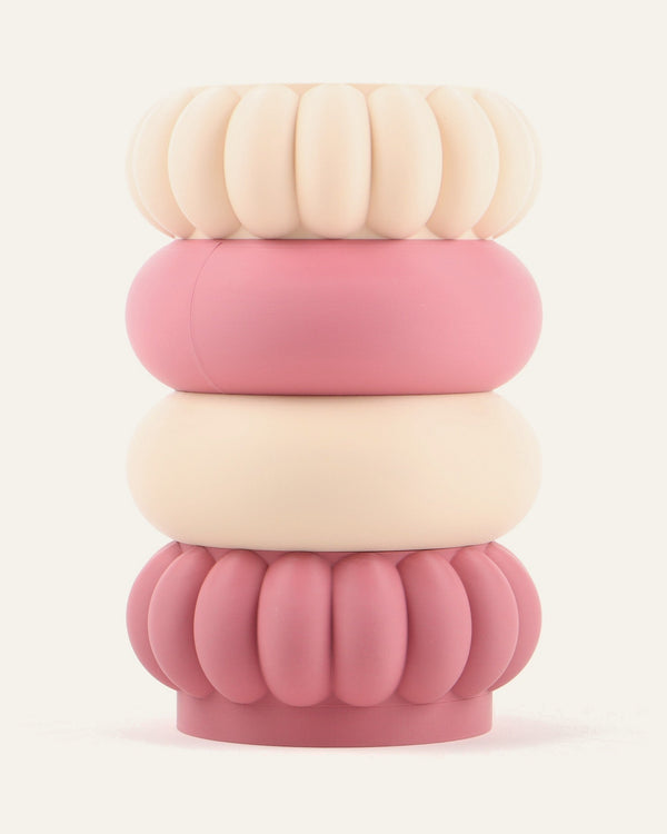Macaron, a four-module modular vase in alternating rose and light khaki